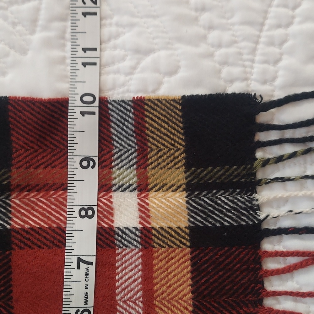 * Scarf Women's Soft Plaid Multicolor Acrylic, Bottom Fringe, Like New - Picture 5 of 6